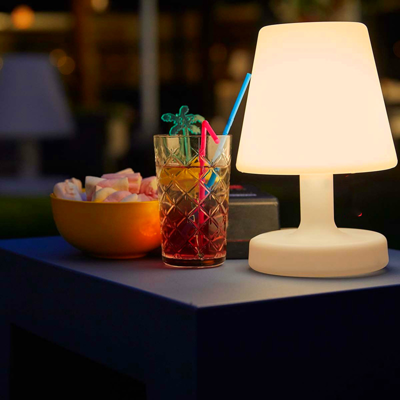 Настольная лампа с USB-зарядко – обзор и цена Kids Outdoor Table